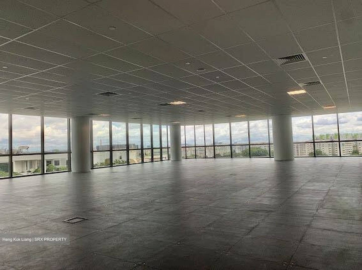 Woods Square (D25), Office #541638131